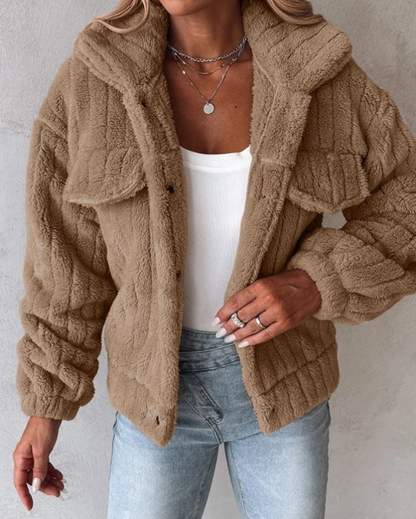 Damen Mantel – Oversized Fit – Flauschige Textur – Knopfverschluss – Hüftlang
