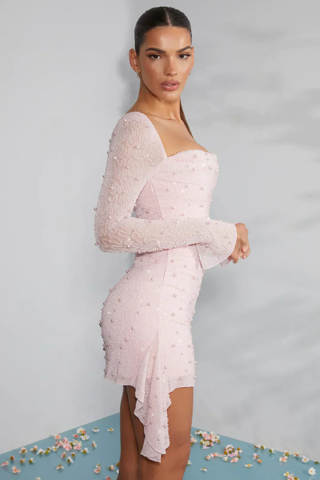 Damen Minikleid – Figurbetont – Sheer Glitzerstoff – Lange Ärmel – Raffung – Karreeausschnitt