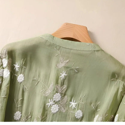 Damen Bluse – Lockerer Schnitt – Florale Stickerei – Knopfleiste – 3/4 Ärmel