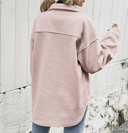 Damen Oversize Jacke – Weicher Wollmix – Knopfverschluss – Brusttaschen – Hüftlang
