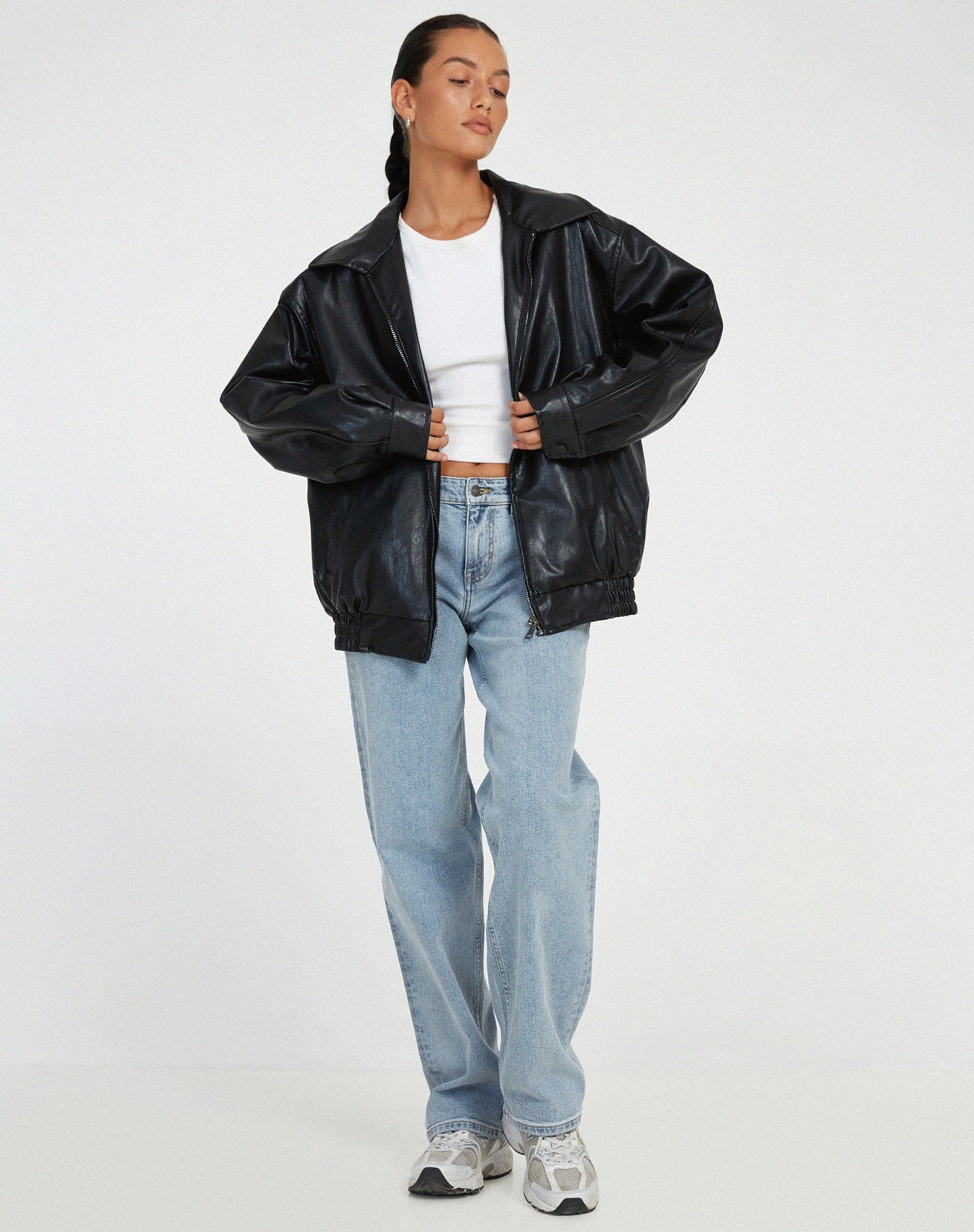Damen Lederjacke – Oversize Passform – Strukturierter Schnitt – Hüftlanges Design