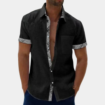 Herren Kurzarmhemd – Relaxed Fit – Atmungsaktives Gewebe – Knopfleiste mit Karodetail