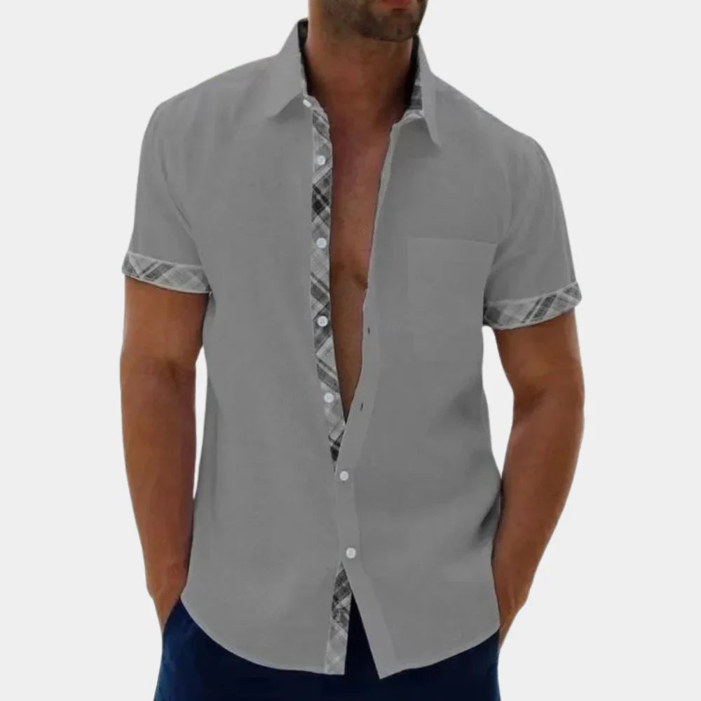 Herren Kurzarmhemd – Relaxed Fit – Atmungsaktives Gewebe – Knopfleiste mit Karodetail