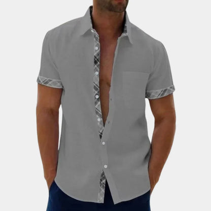Herren Kurzarmhemd – Relaxed Fit – Atmungsaktives Gewebe – Knopfleiste mit Karodetail