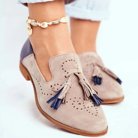 Damen Loafer – Klassische Passform – Weiches Finish – Mit Quasten und Lochmuster