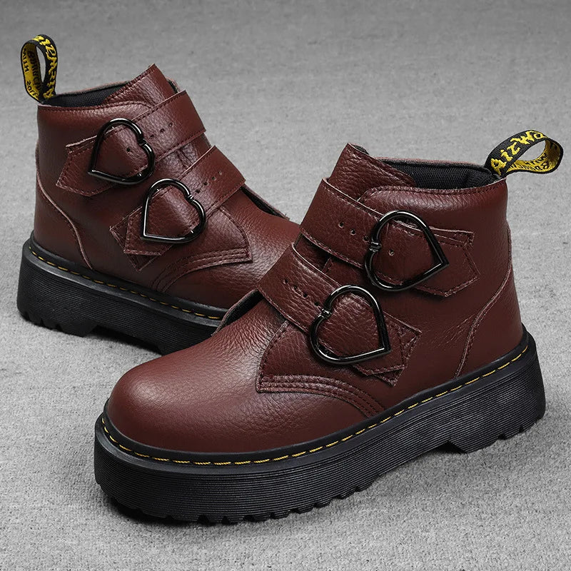Damen Stiefeletten – Strukturierte Passform – Herzschnalle – Chunky Sohle