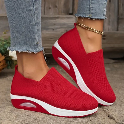 Damen Slip-On Sneaker – Atmungsaktives Mesh – Gepolsterte Sohle – Leicht & Bequem