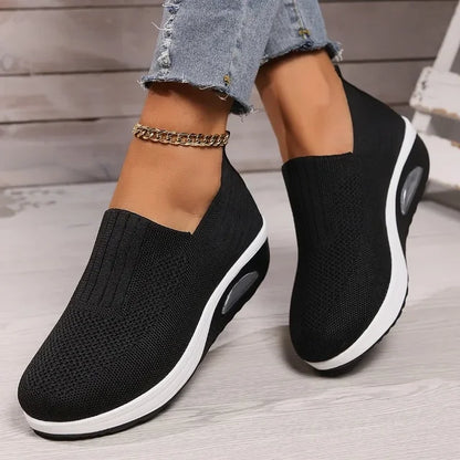 Damen Slip-On Sneaker – Atmungsaktives Mesh – Gepolsterte Sohle – Leicht & Bequem