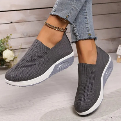 Damen Slip-On Sneaker – Atmungsaktives Mesh – Gepolsterte Sohle – Leicht & Bequem
