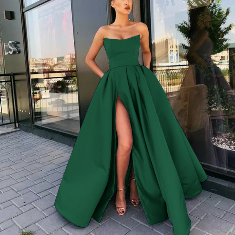 Damen Abendkleid – Schulterfrei – Figurbetontes Oberteil – Weiter Rock mit Schlitz