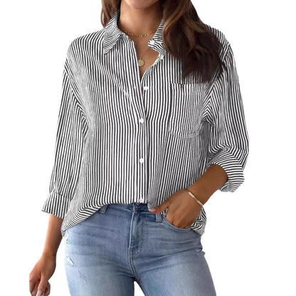 Damen Bluse – Lockerer Schnitt – Naturfasern – Gestreift mit Knopfleiste
