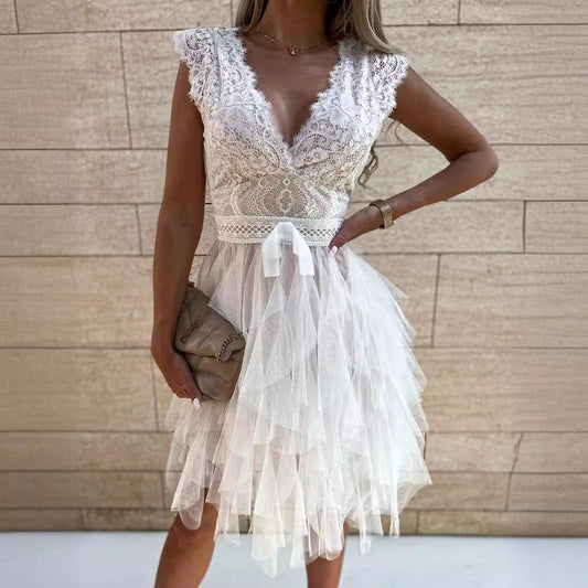 Damen Partykleid – Figurbetontes Oberteil – V-Ausschnitt – Tüllrock – Knielang