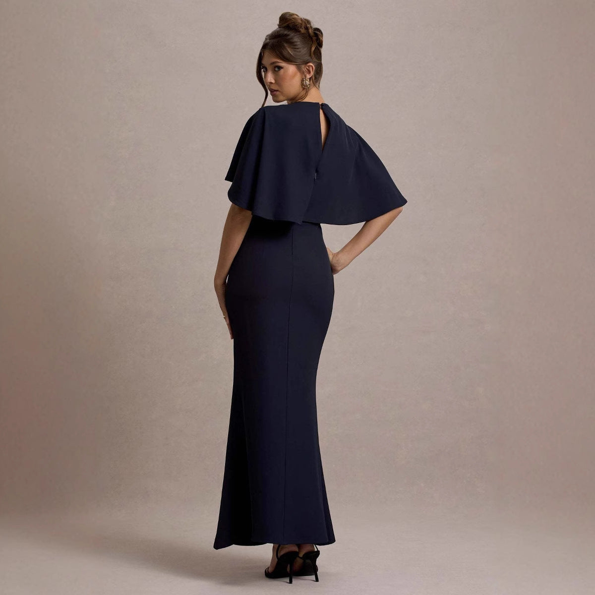 Damen Maxikleid – Figurbetont – Luxusstoff – Raffung – Schlüssellochausschnitt