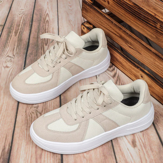 Damen Sneakers – Strick-Obermaterial – Wildlederdetails – Gepolsterte Sohle – Low Top