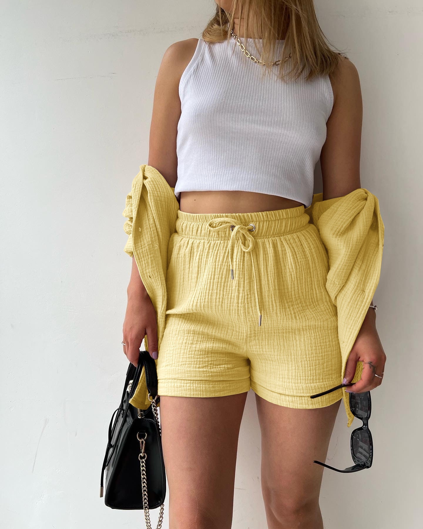 Damen Zweiteiler Set – Oversize Crinkle Hemd – High Waist Shorts mit Kordelzug