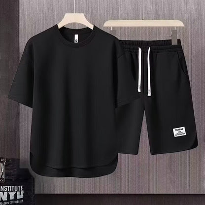 Herren Trainingsset – Lockerer Schnitt – Atmungsaktives Funktionsmaterial – Kurzarm & Shorts