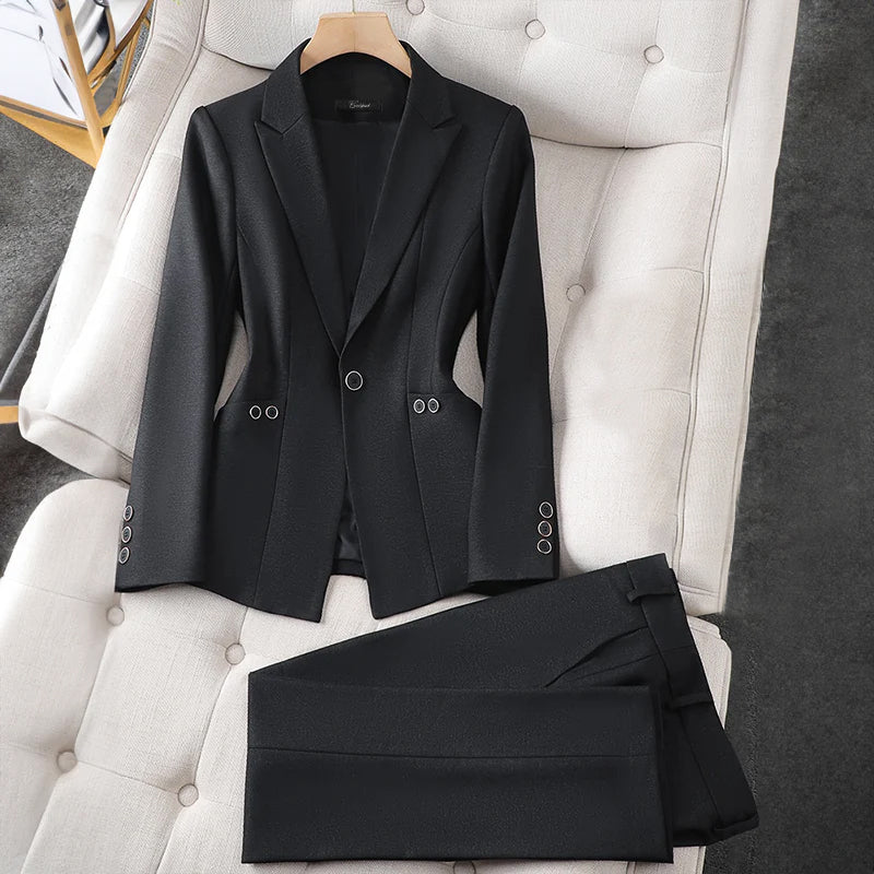 Damen Anzug Set – Slim Fit Blazer und Hose – Tailored Look – Formelles Design