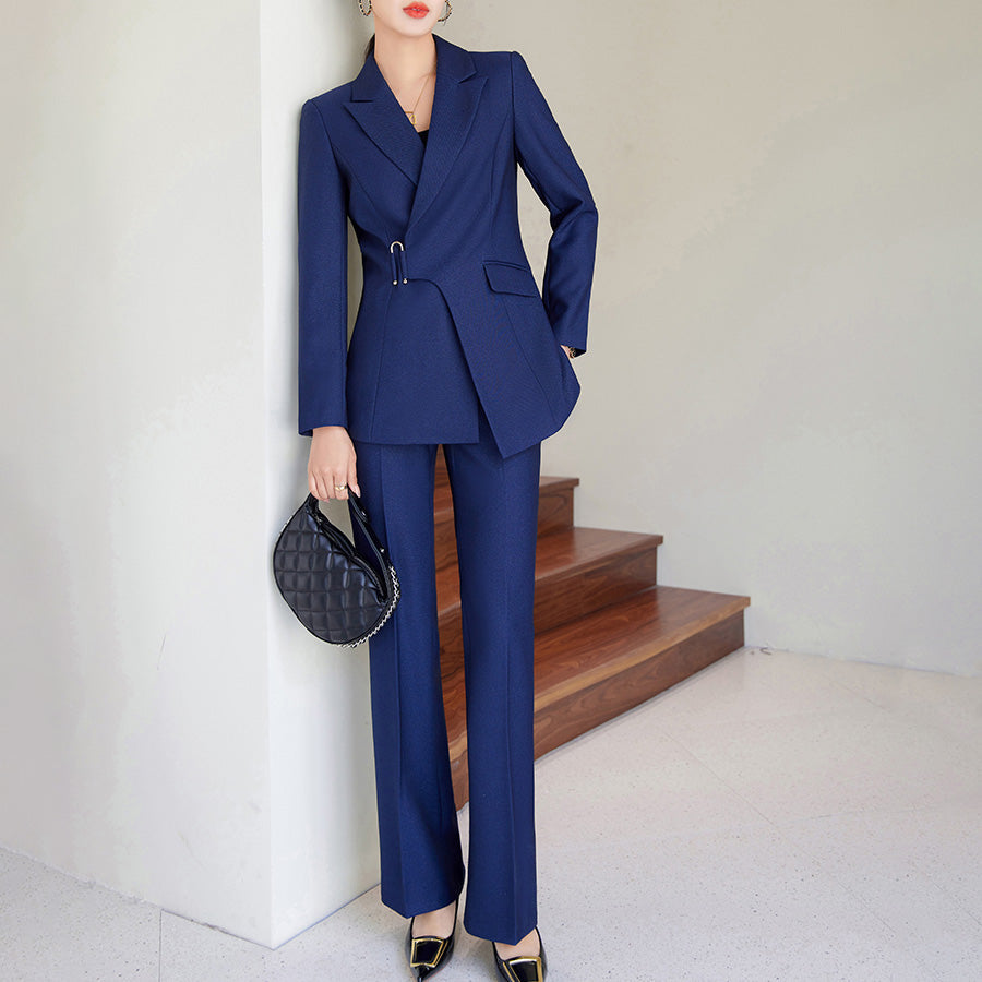 Damen Blazer – Taillierter Schnitt – Hüftlang – Edles Gewebe – Business Look
