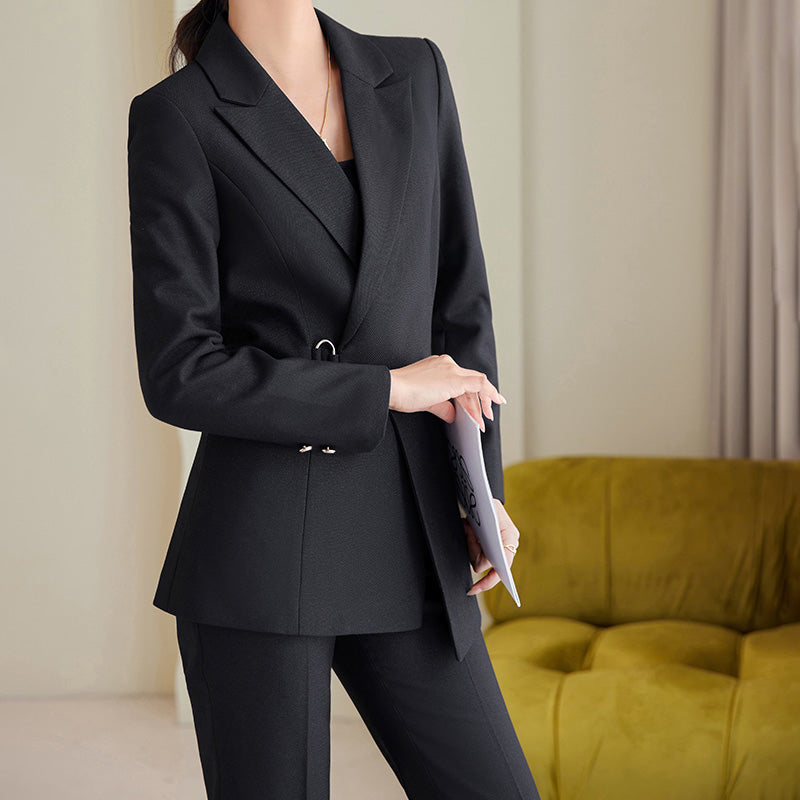 Damen Blazer – Taillierter Schnitt – Hüftlang – Edles Gewebe – Business Look