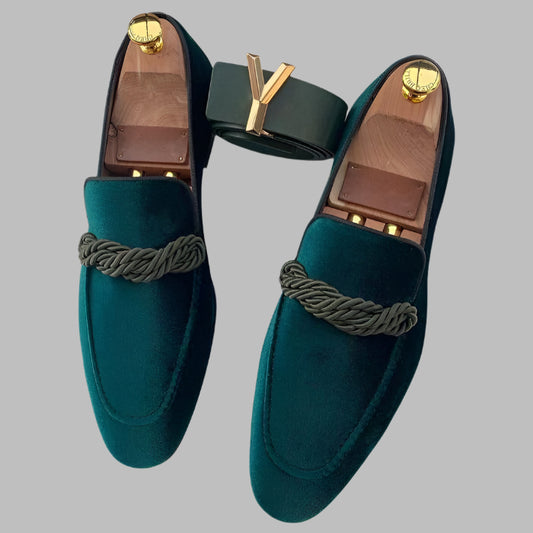 Herren Loafer – Luxusstoff – Slip-On Design – Geflochtenes Detail – Elegant Schnitt