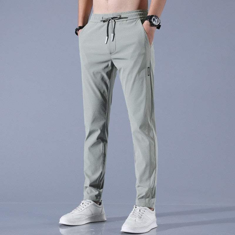 Herren Jogginghose – Schlanke Passform – Atmungsaktive Mischung – Elastikbund