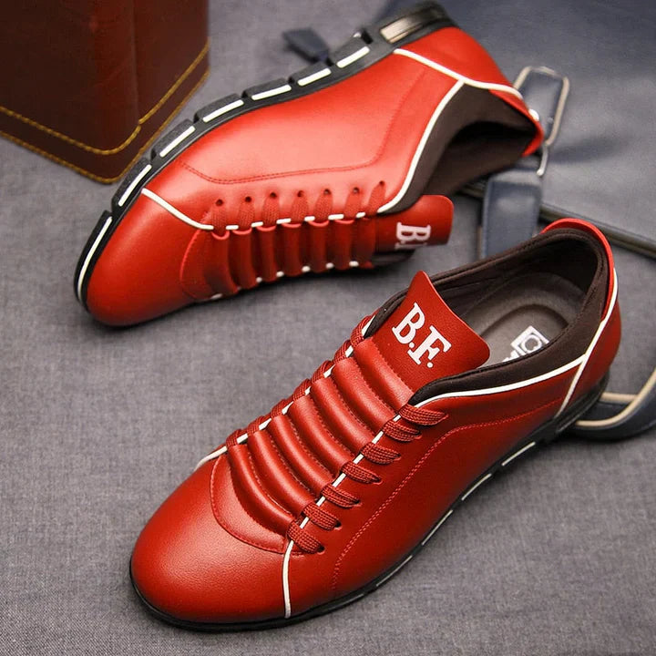 Herren Sneaker – Schlanke Passform – Weiches Obermaterial – Dekorative Schnürung
