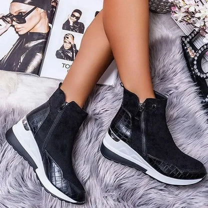 Damen Stiefeletten – Keilabsatz – Weiches Finish – Seitlicher Reißverschluss