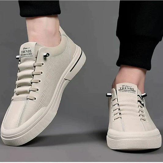 Herren Sneakers – Schlanke Passform – Atmungsaktive Einsätze – Gepolsterte Sohle