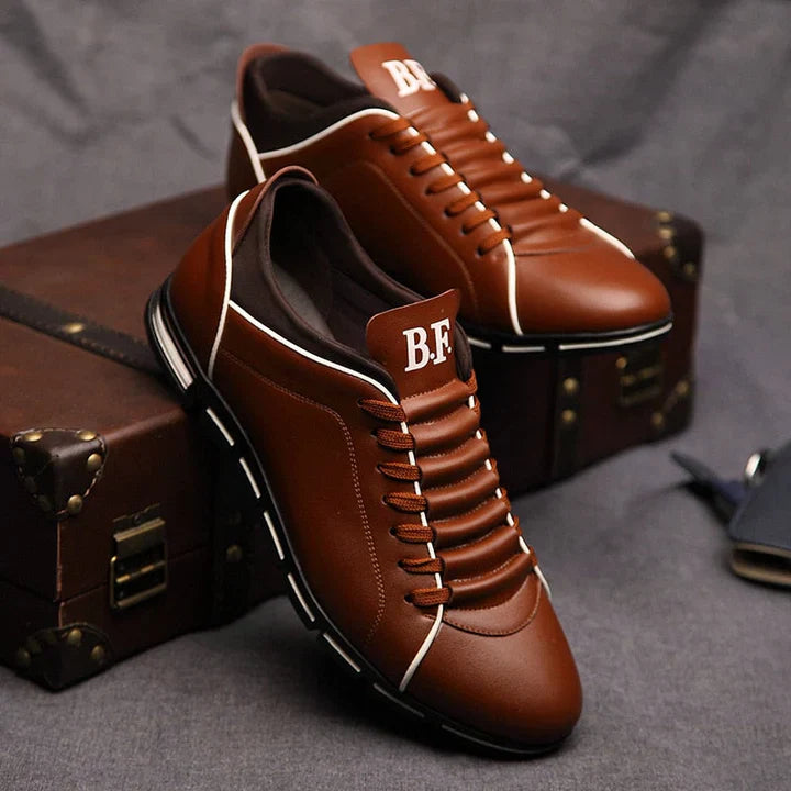Herren Sneaker – Schlanke Passform – Weiches Obermaterial – Dekorative Schnürung