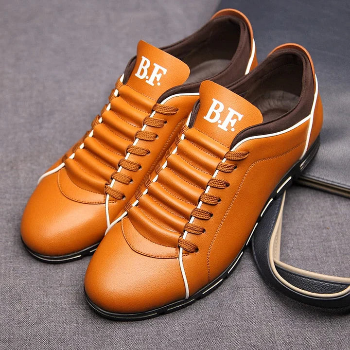 Herren Sneaker – Schlanke Passform – Weiches Obermaterial – Dekorative Schnürung