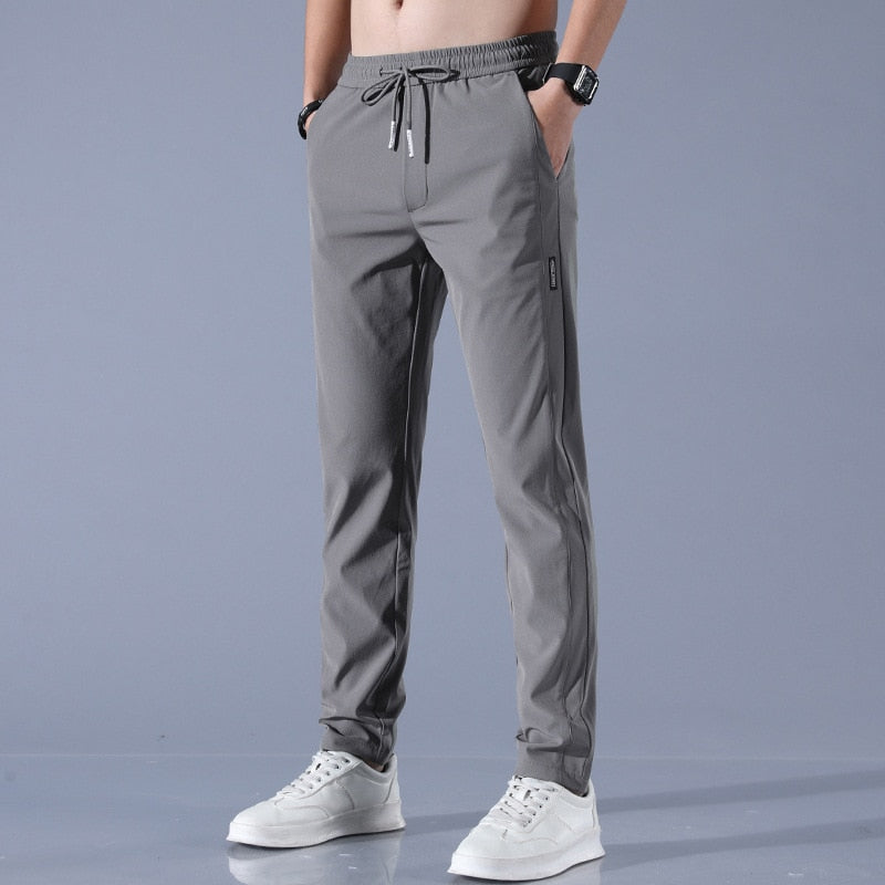 Herren Jogginghose – Schlanke Passform – Atmungsaktive Mischung – Elastikbund