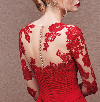 Damen Abendkleid – Figurbetonter Schnitt – Spitze – Raffung – Fließender Rock