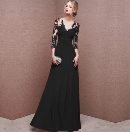 Damen Abendkleid – Figurbetonter Schnitt – Spitze – Raffung – Fließender Rock