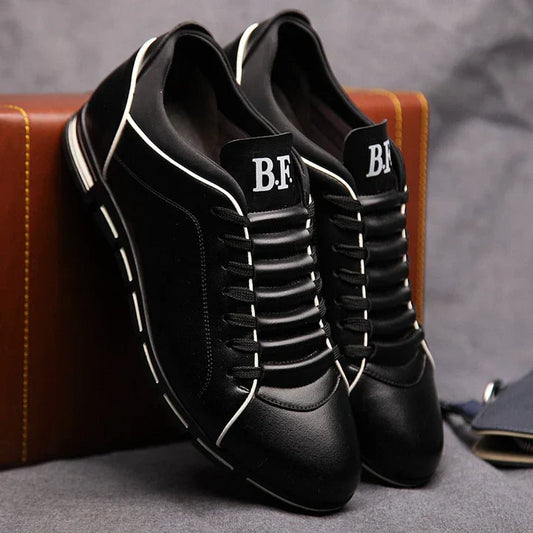 Herren Sneaker – Schlanke Passform – Weiches Obermaterial – Dekorative Schnürung