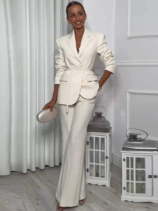 Damen Anzug Set – Taillierter Blazer mit Gürtel – Weite Hose – Luxusstoff