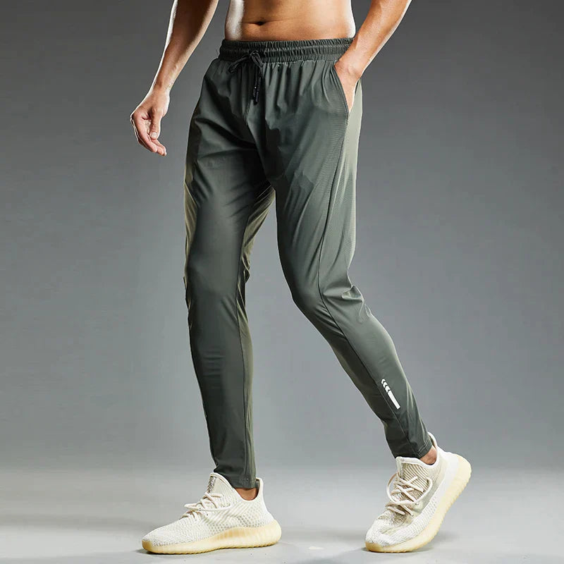 Herren Jogginghose – Slim Fit – Atmungsaktives Stretchmaterial – Mit Kordelzug und Taschen