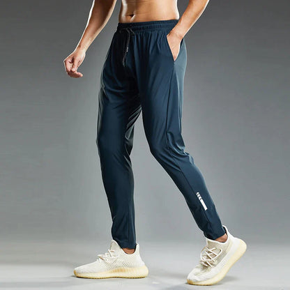 Herren Jogginghose – Slim Fit – Atmungsaktives Stretchmaterial – Mit Kordelzug und Taschen