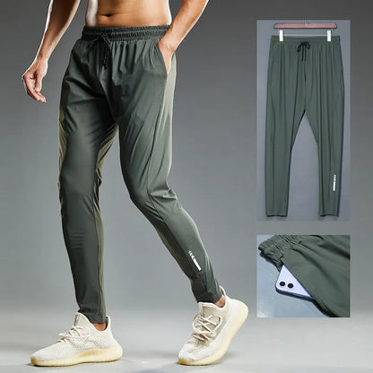 Herren Jogginghose – Slim Fit – Atmungsaktives Stretchmaterial – Mit Kordelzug und Taschen