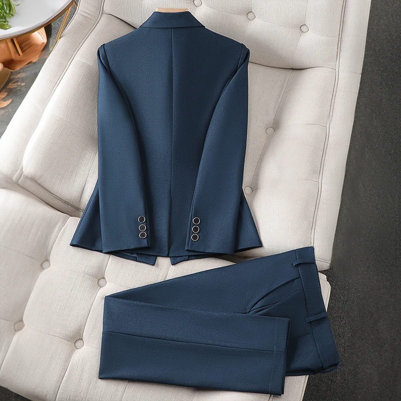 Damen Anzug Set – Slim Fit Blazer und Hose – Tailored Look – Formelles Design