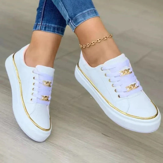 Damen Sneaker – Glattes Finish – Elegante Akzente – Bequeme Passform – Alltag