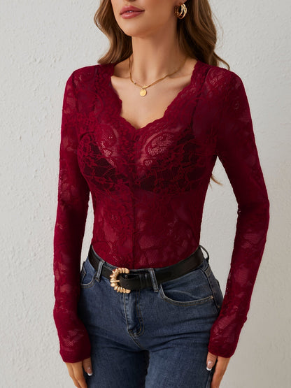 Damen Spitzenbluse – Slim Fit – Tiefer V-Ausschnitt – Transparente Ärmel – Florales Design