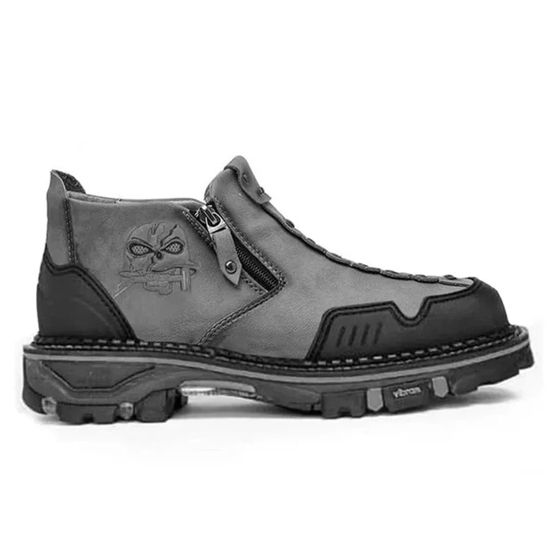 Herren Ankle Boots – Strukturierte Passform – Seitlicher Reißverschluss – Robuste Sohle – Grafisches Detail