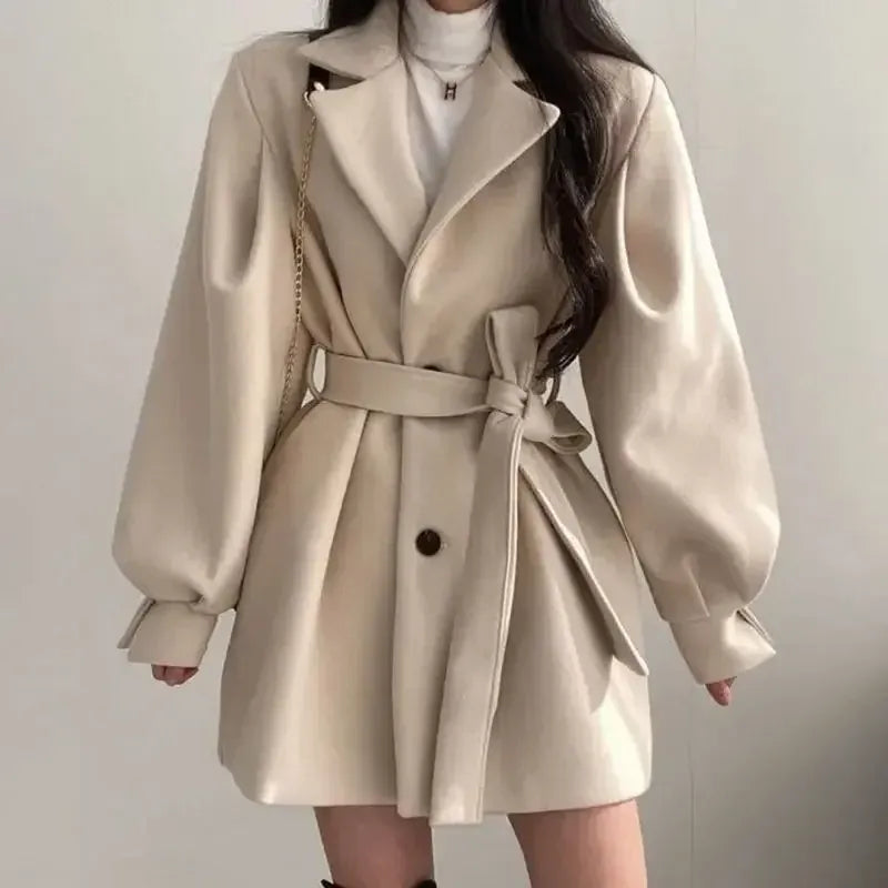 Damen Trenchcoat – Wollmix – Taillierter Schnitt – Gürtel – Midilänge – Puffärmel