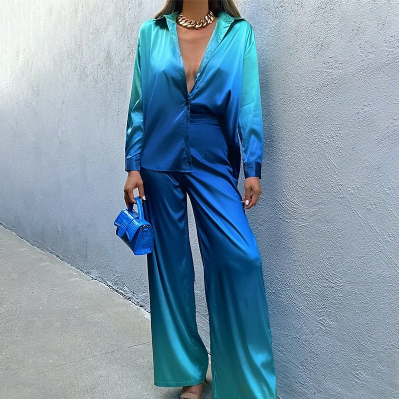 Damen Jumpsuit – Satinoptik – Tailliert mit Gürtel – Weites Bein – Langarm mit Kragen