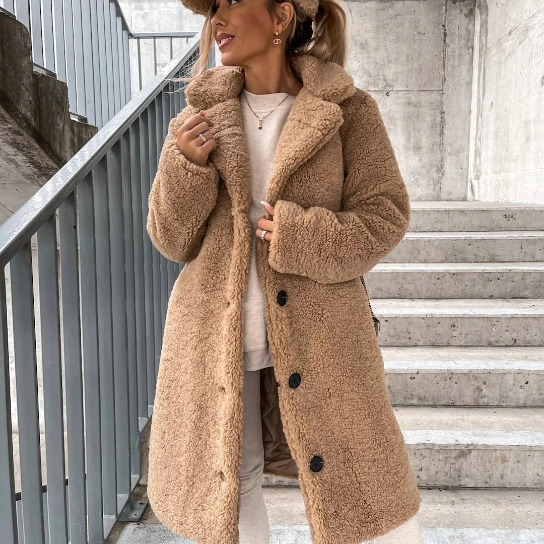 Damen Mantel – Oversize Passform – Teddyfleece – Reverskragen – Knopfverschluss