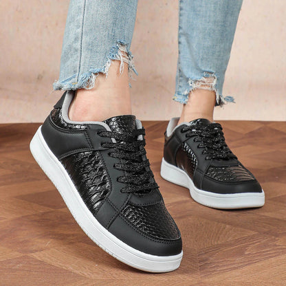 Damen Sneakers – Low Top – Chunky Sohle – Schlangenstruktur – Street Style
