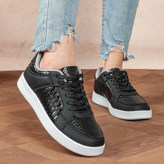 Damen Sneakers – Low Top – Chunky Sohle – Schlangenstruktur – Street Style