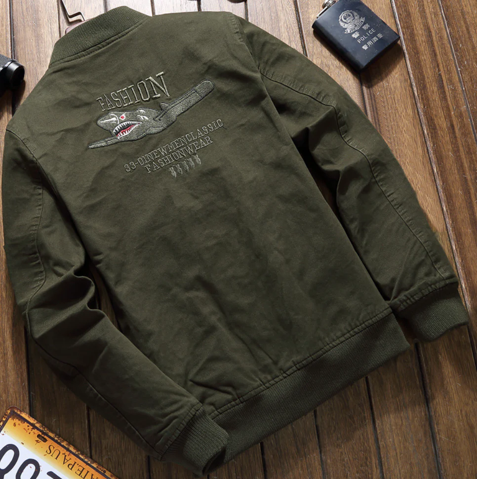 Herren Military Jacke – Strukturierter Schnitt – Stickerei – Reißverschluss – Epauletten