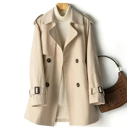 Damen Trenchcoat – Taillierter Schnitt – Doppelreihig – Schulterriegel – Gürtelmanschetten