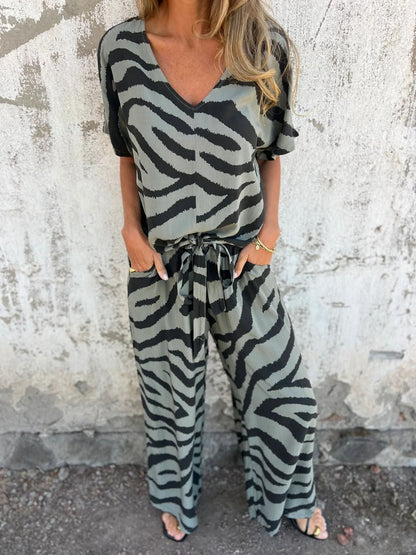 Damen Set mit V-Ausschnitt Top und weitem Bein – Zebra Muster – Bindegürtel – Luftig